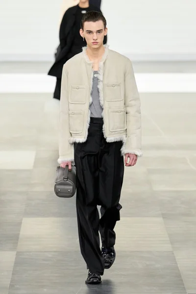 Look 27